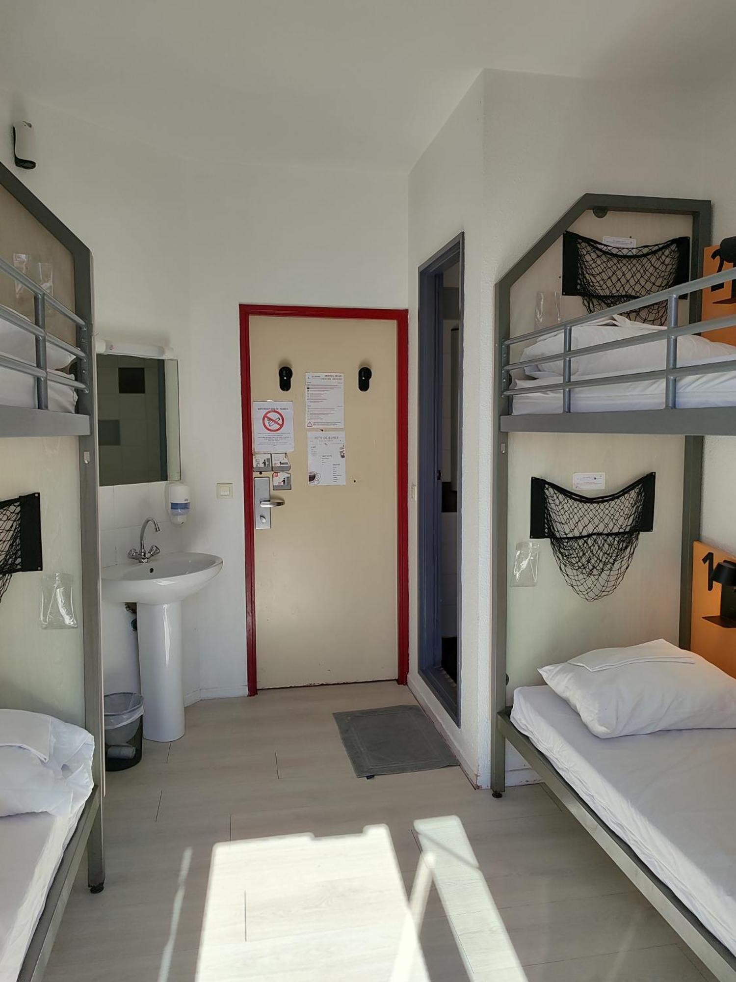Auberge De Jeunesse Hi Nice Les Camelias 外观 照片